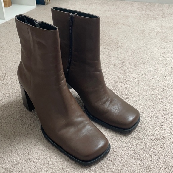 Bloomingdale's Shoes - Bloomingdales Square toed Boot Heels, Size 10